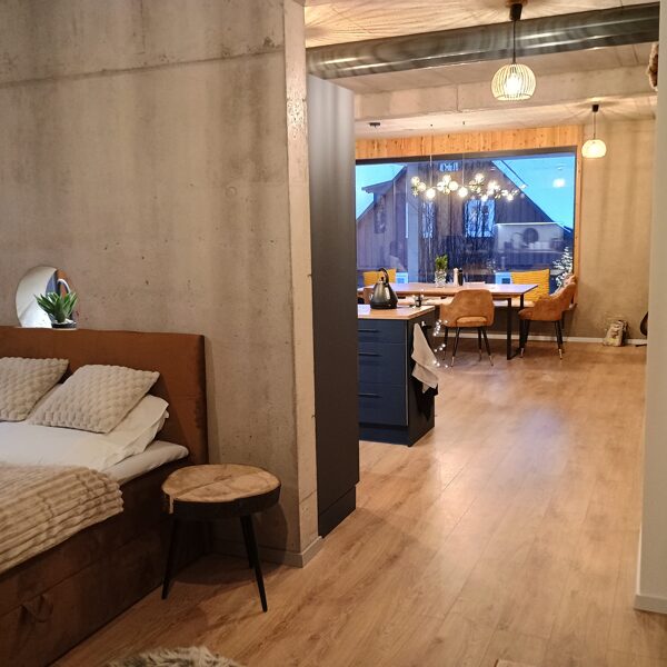 Przejście do sypialni 4 z kuchni