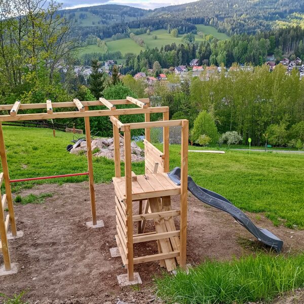 plac zabaw dla dzieci w przygotowaniu