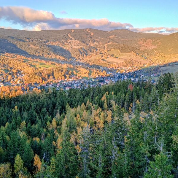 Widok z punktu widokowego Liška